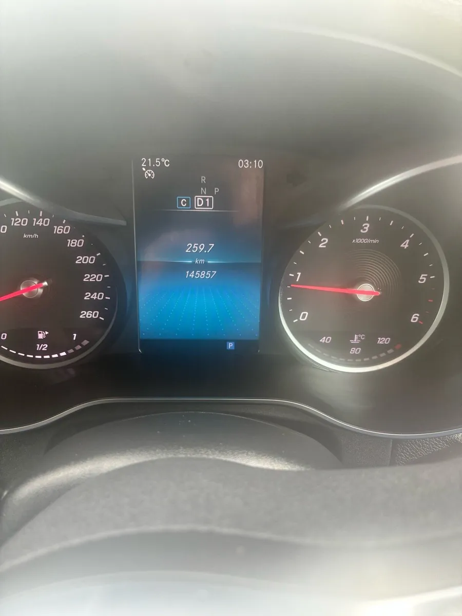 Mercedes GLC 220D AMG 4 MATIC - Image 6