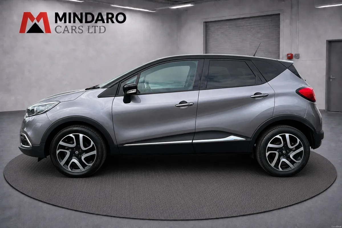 Renault Captur 2016//TOP SPEC//FULL LEATHER - Image 2