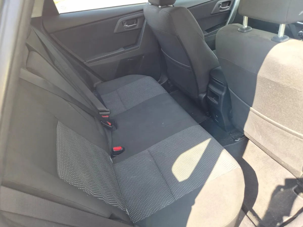 Toyota Auris 1.4 Diesel - Image 6