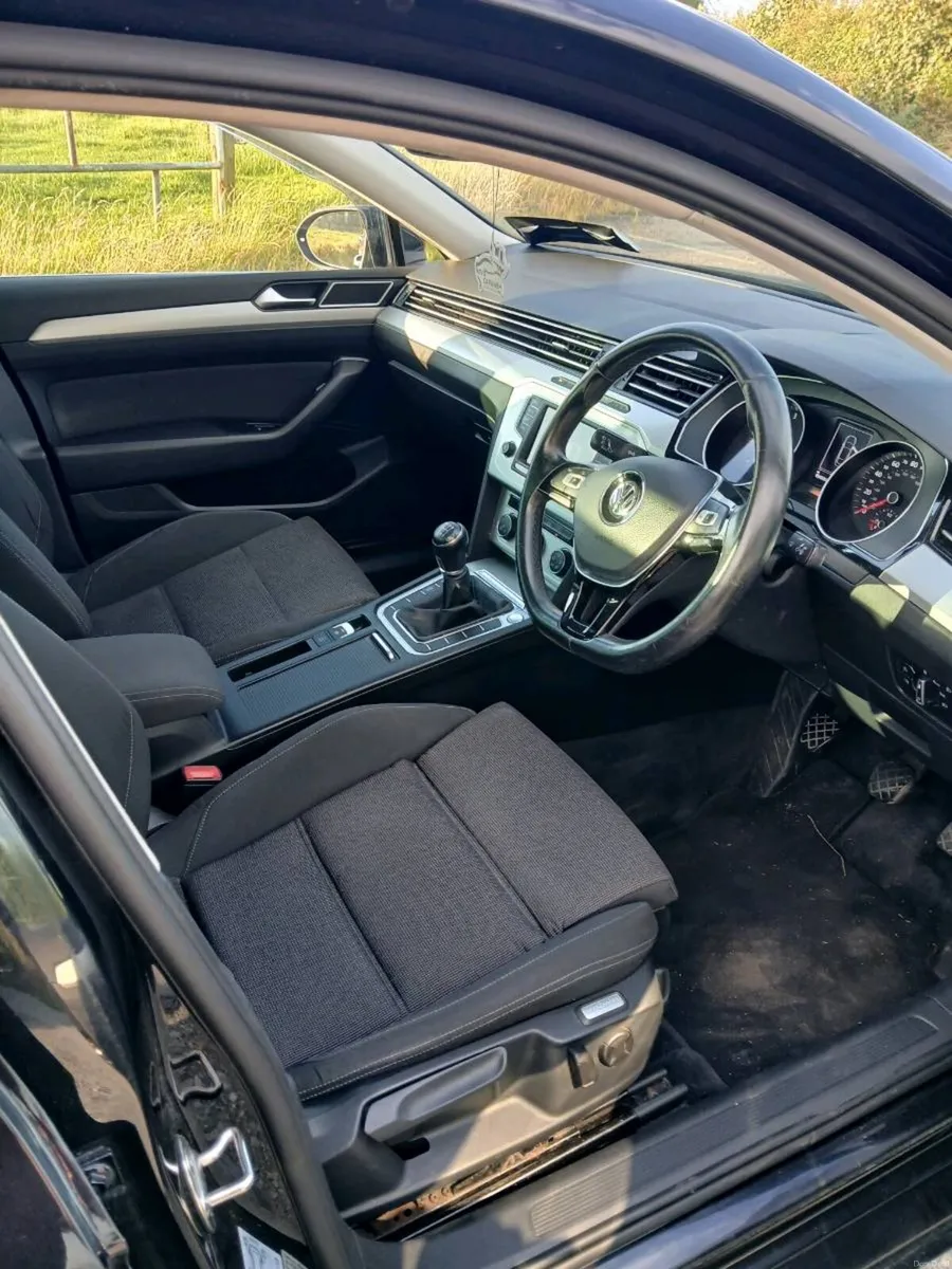 Volkswagen passat - Image 5