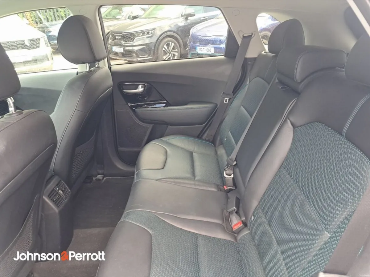 Kia Sorento 1.6 PHEV K3 4X4 7 seats - Image 5