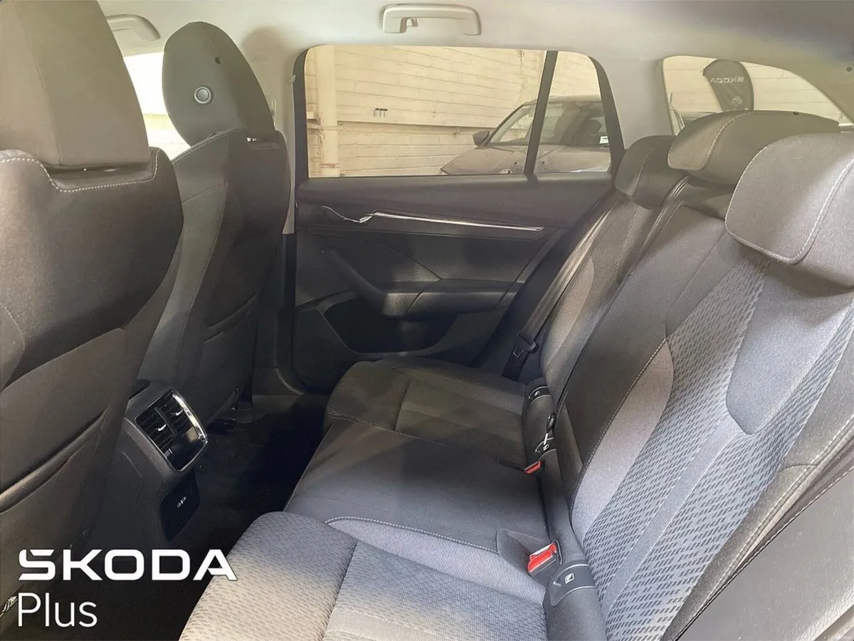 Skoda Octavia Combi Style 2.0TDI 115bhp DSG - Image 6