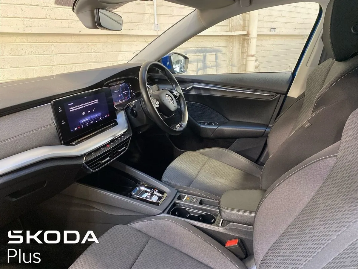 Skoda Octavia Combi Style 2.0TDI 115bhp DSG - Image 4