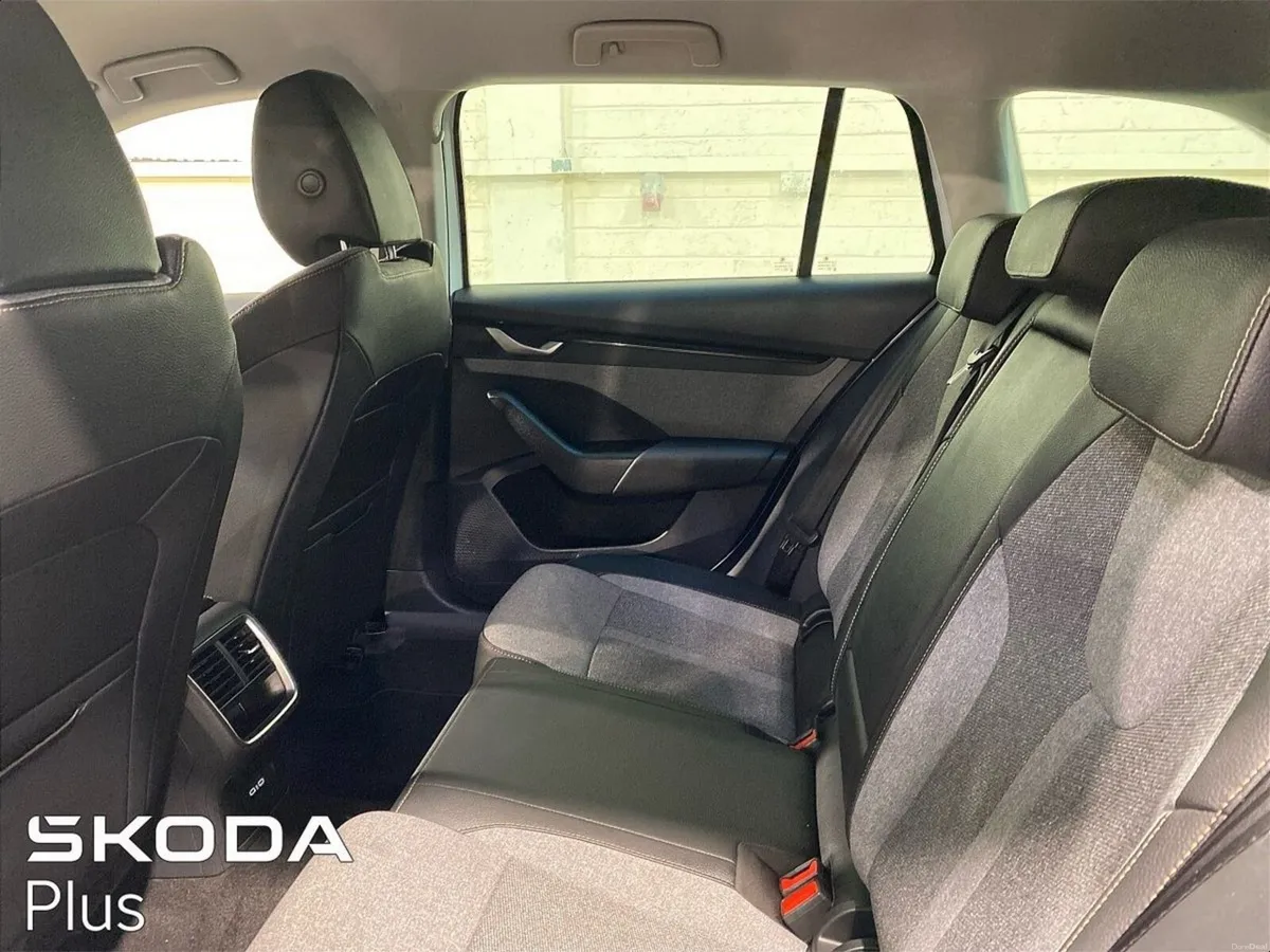 Skoda Octavia Combi Selection + 2.0TDI 150bhp DSG - Image 6