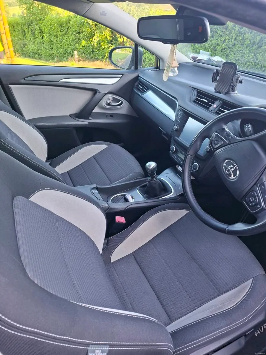 Toyota avensis luna 1.6 - Image 3
