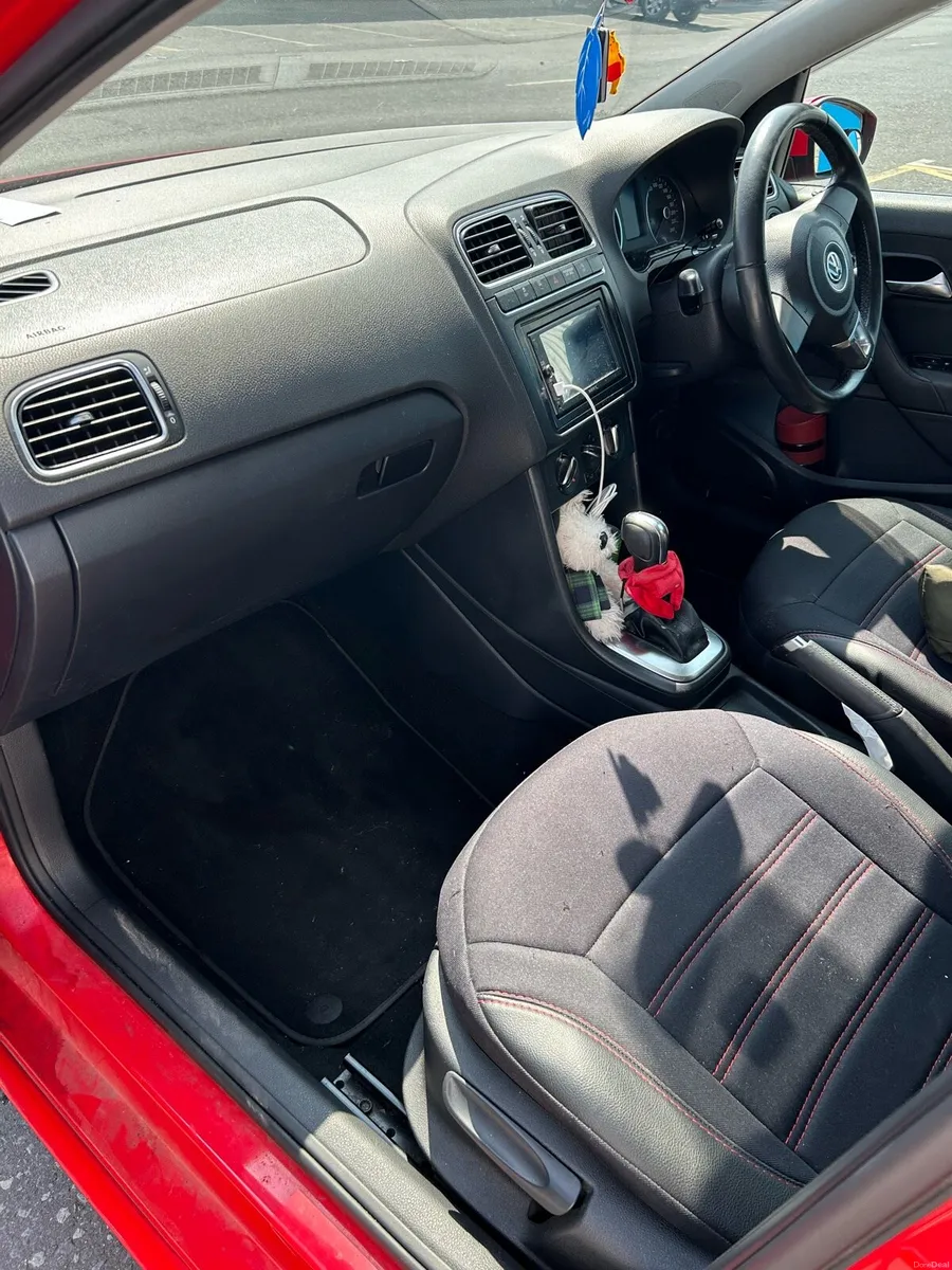Volkswagon polo - Image 5