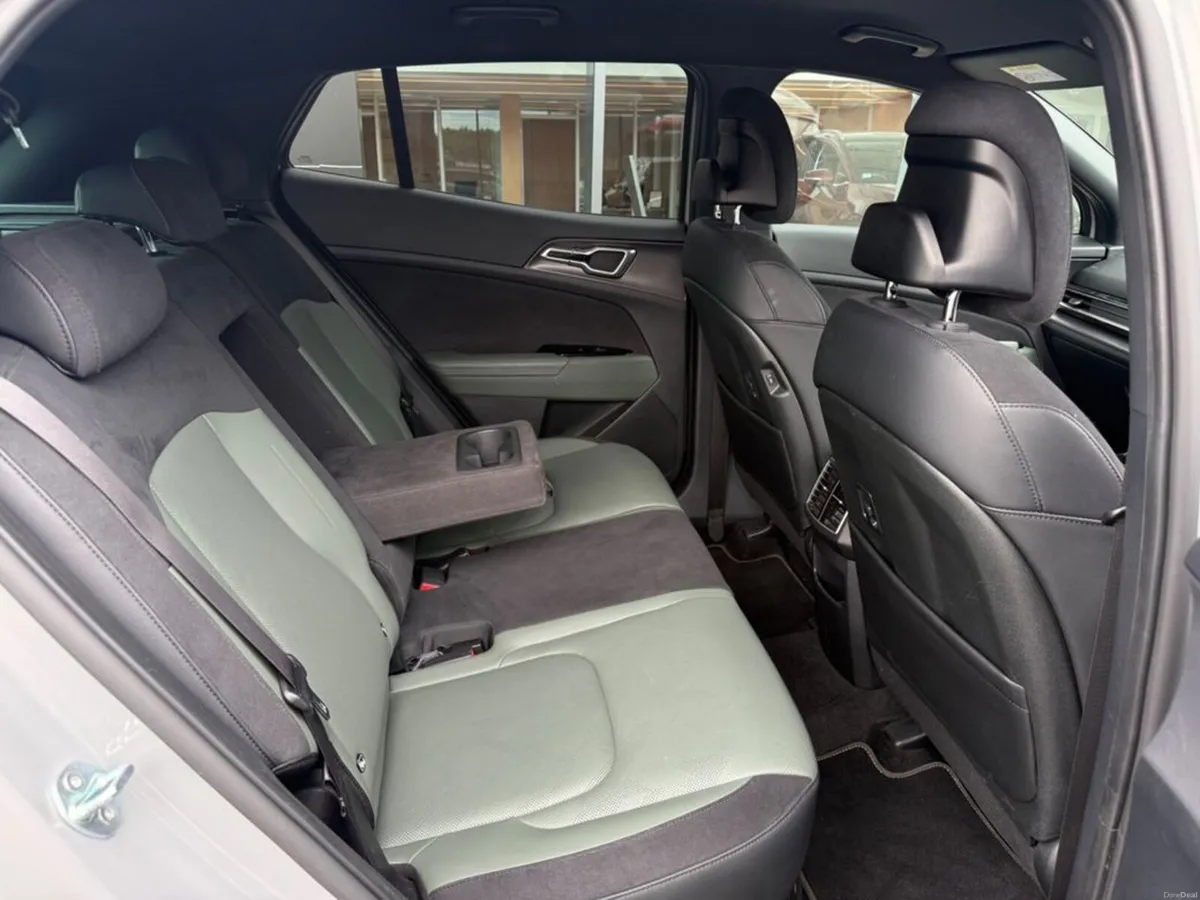 Kia Sportage 1.6 PETROL HEV HYBRID Anniversary - Image 4