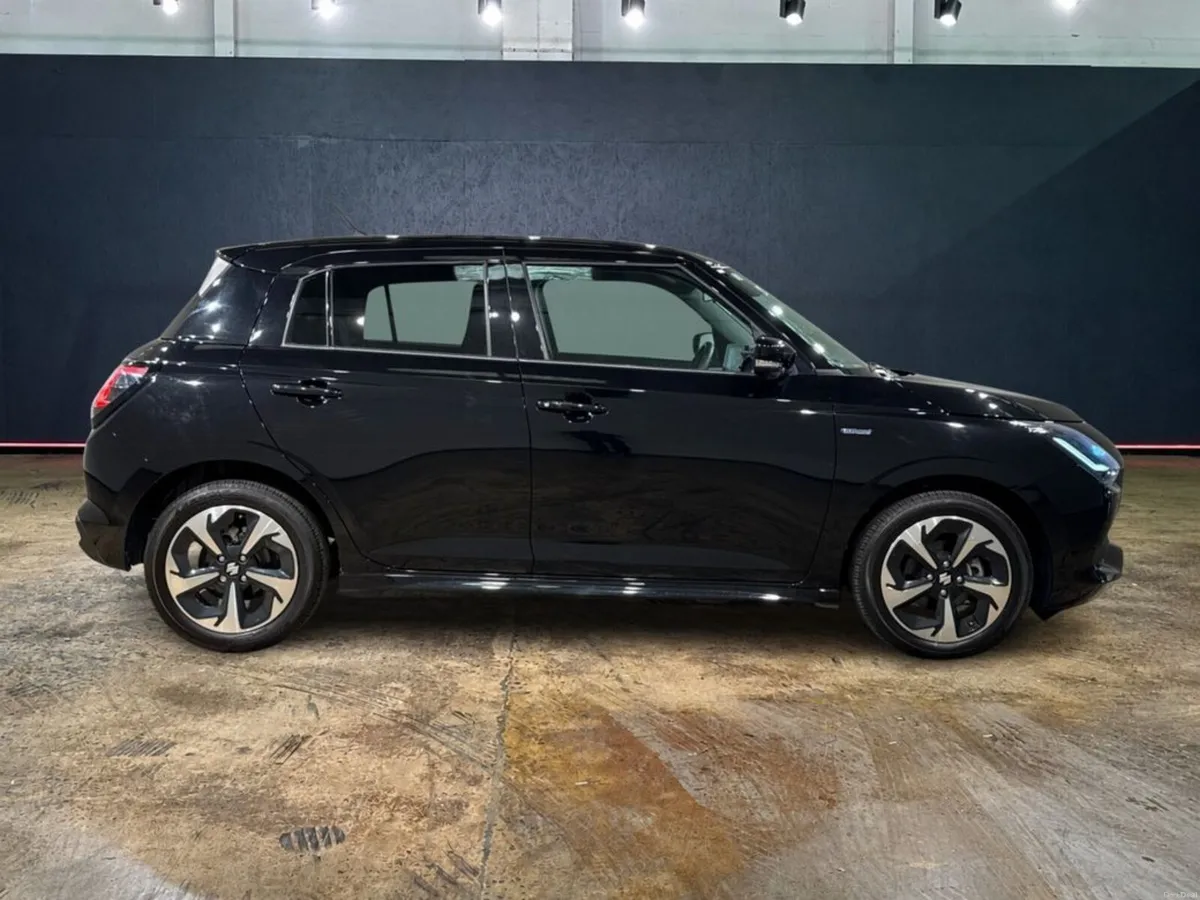 Suzuki Swift 1.2 HYBRID AUTOMATIC - MZ EDITION - U - Image 2