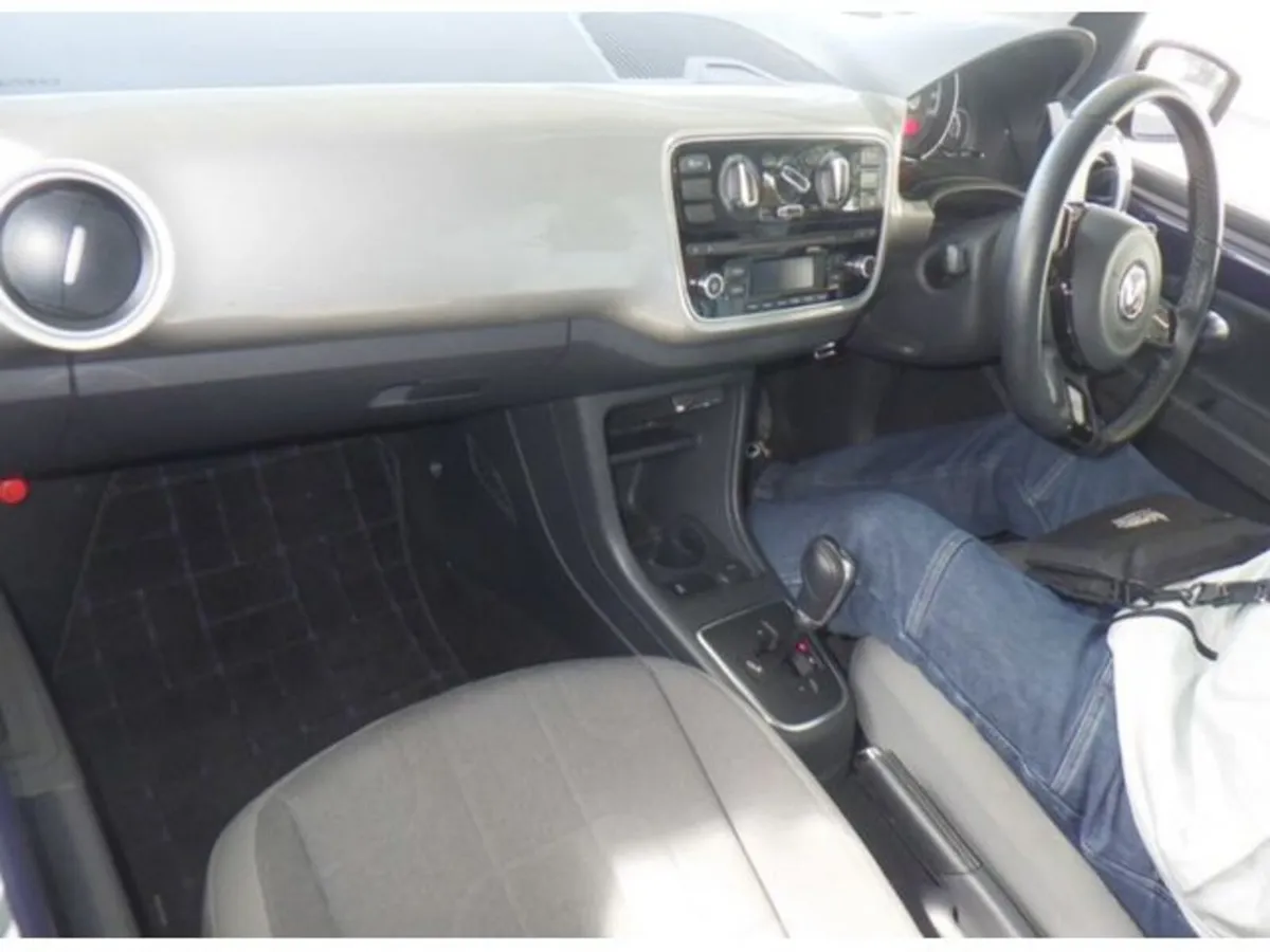 Volkswagen up! 1.0 Cross Up Petrol Auto - Image 5