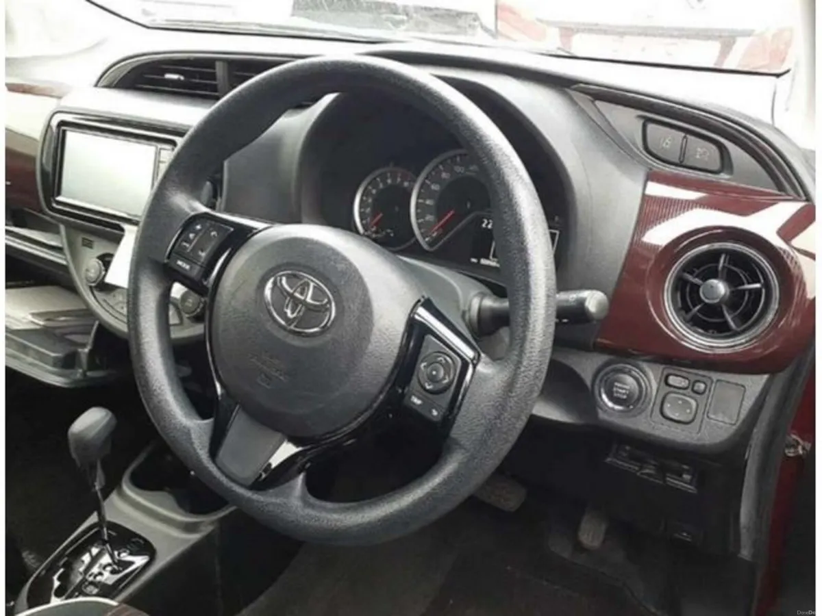 Toyota Vitz 1.3 Vitz Jewela Petrol Auto - Image 5