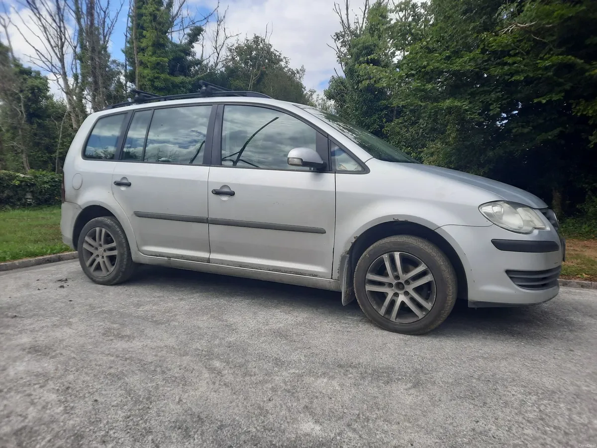 Volkswagen Touran 2008 - Image 1