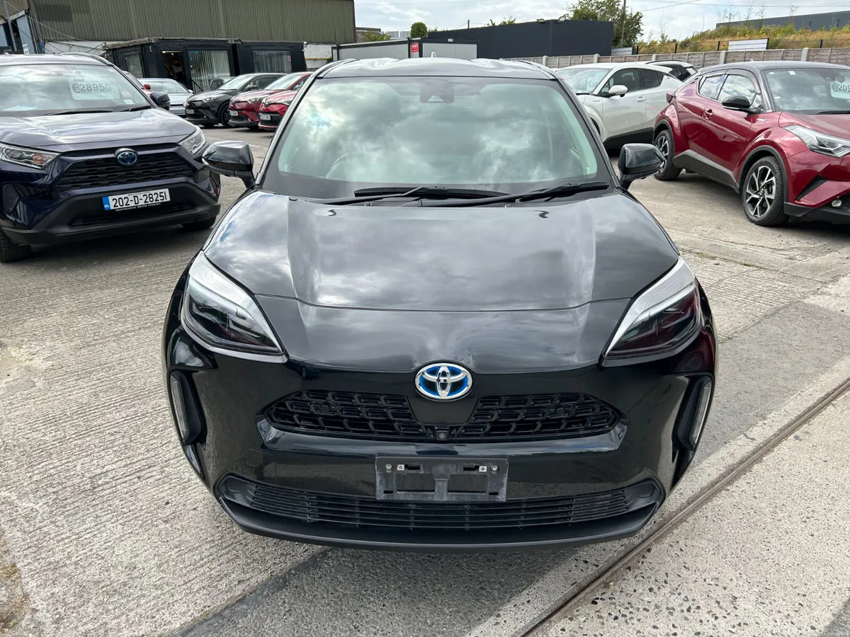 TOYOTA YARIS CROSS, 1.5 HYBRID AUTO LOW KMS - Image 2