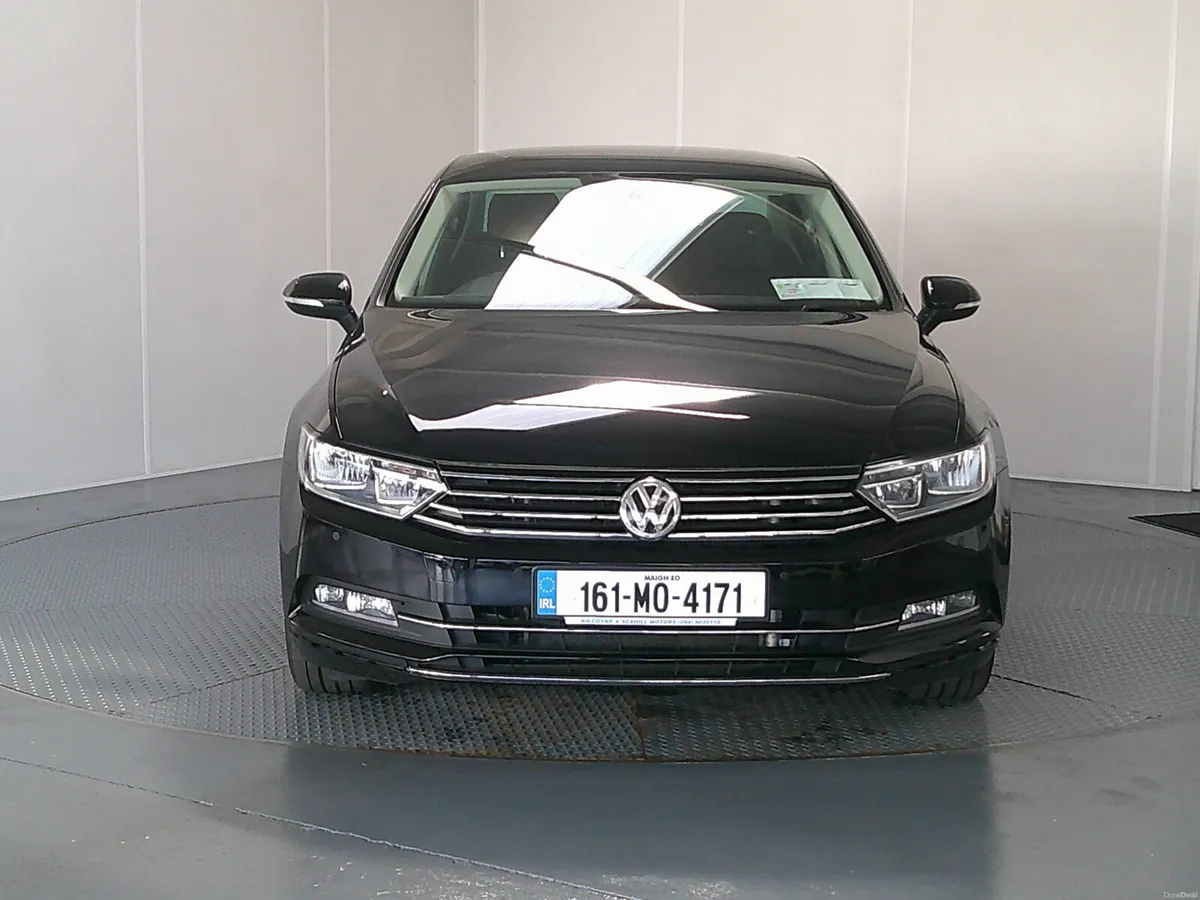 Volkswagen Passat 2016 - Image 2