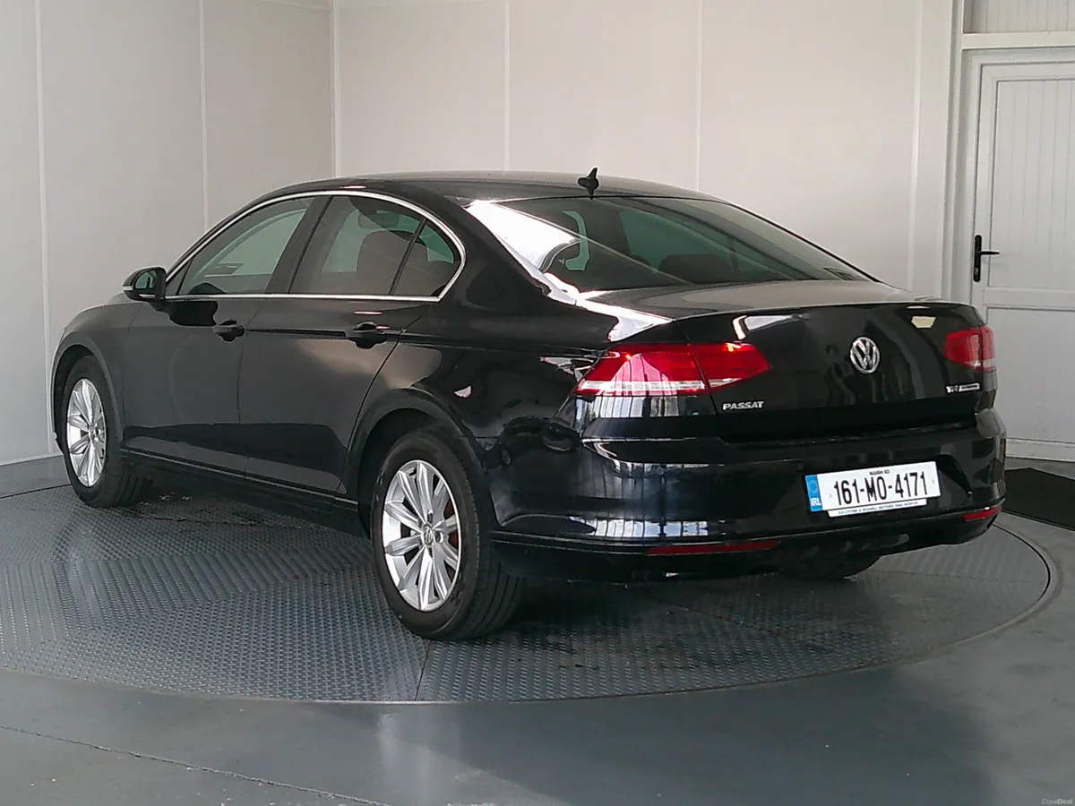 Volkswagen Passat 2016 - Image 5
