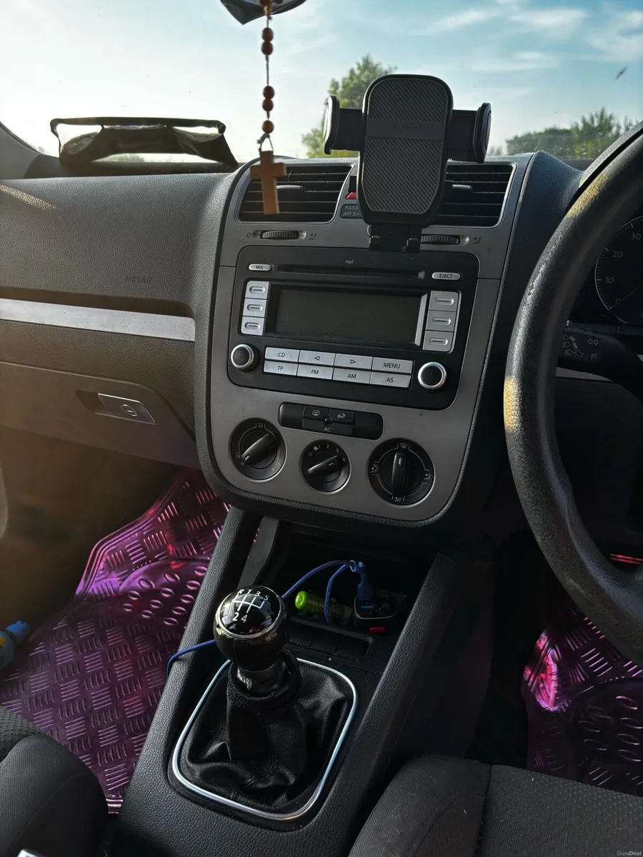 Car - Image 3