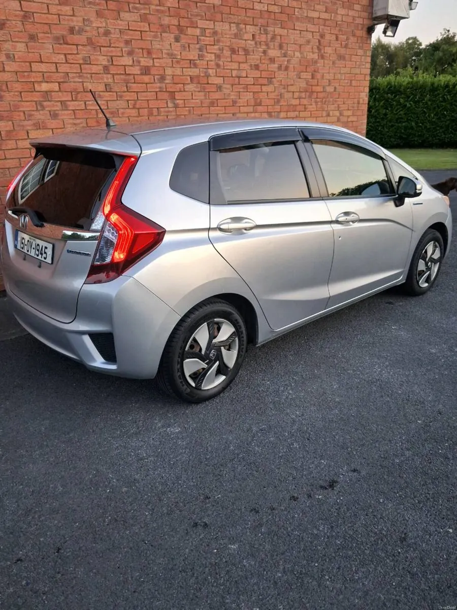 Automatic honda fit hybrid 5dr - Image 2