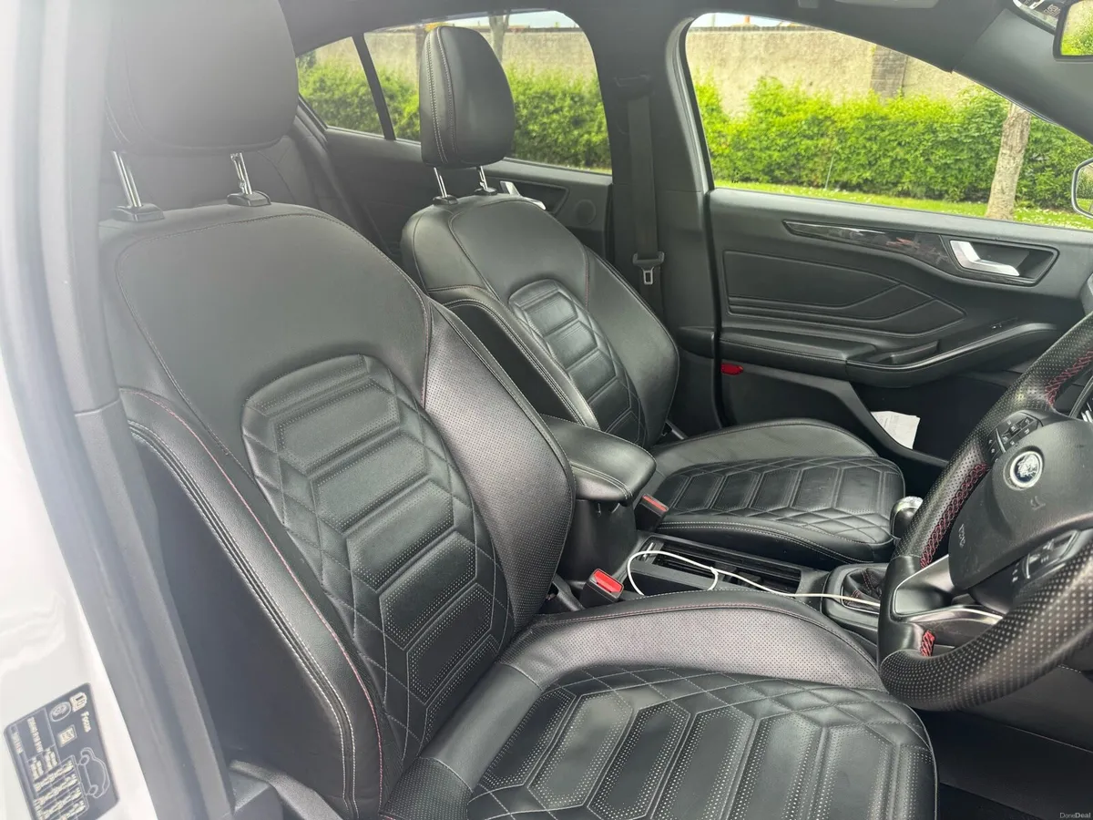 Ford Focus - Image 6