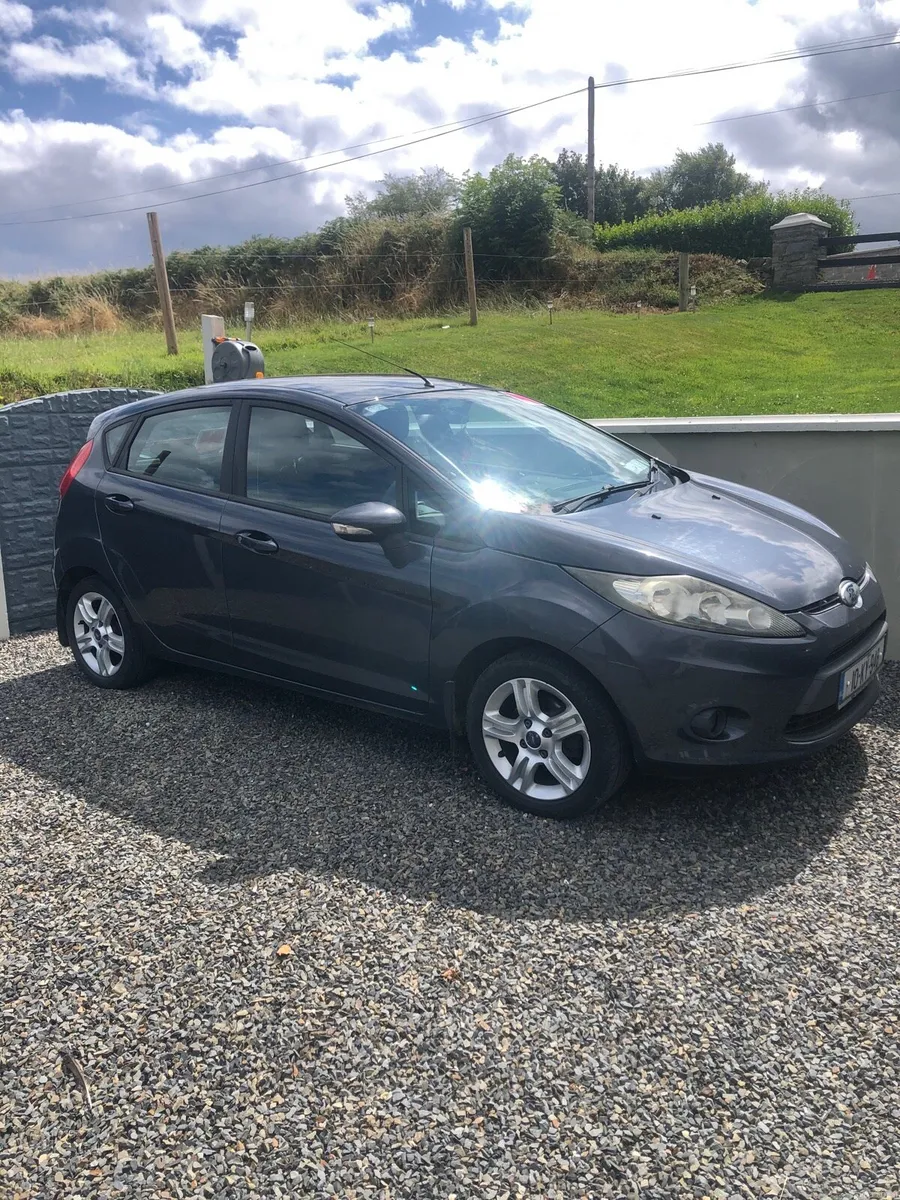 10 Ford fiesta 1.25 - Image 1