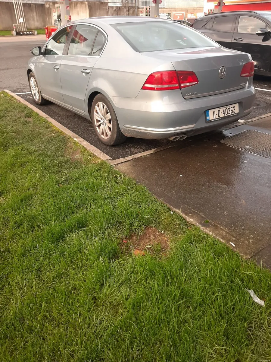 Volkswagen Passat 2011 - Image 5