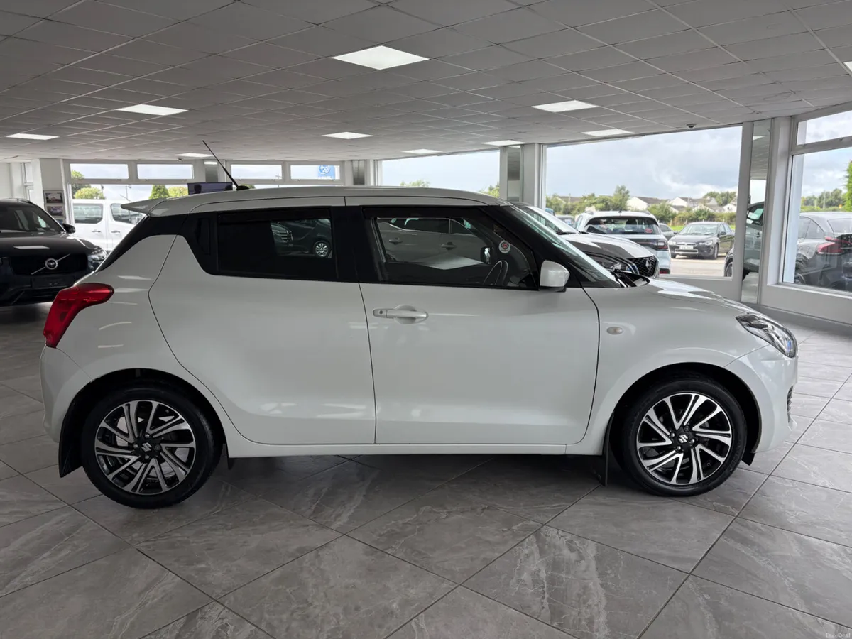 2021 Suzuki Swift SZ5 1.2L Petrol LOW MILAGE - Image 5