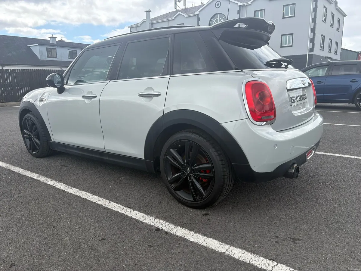 Mini Cooper 1.5 petrol manual - Image 4