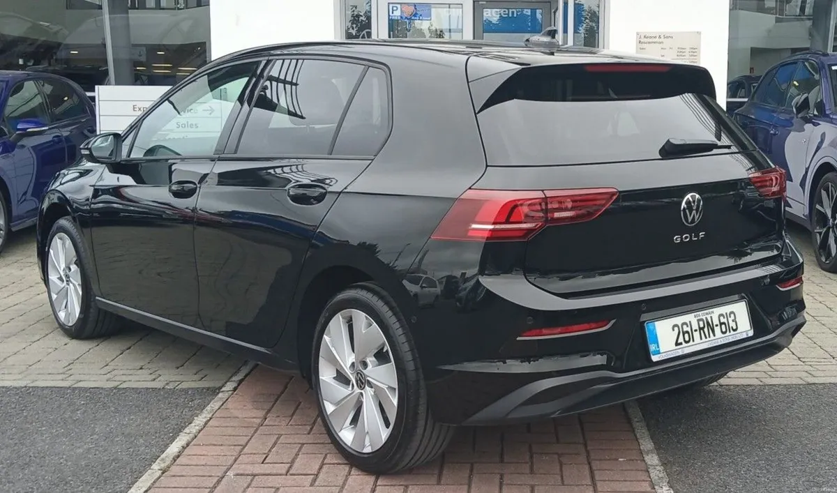 Volkswagen Golf EDITION 75 1.5 TSI 116HP **APP CON - Image 3