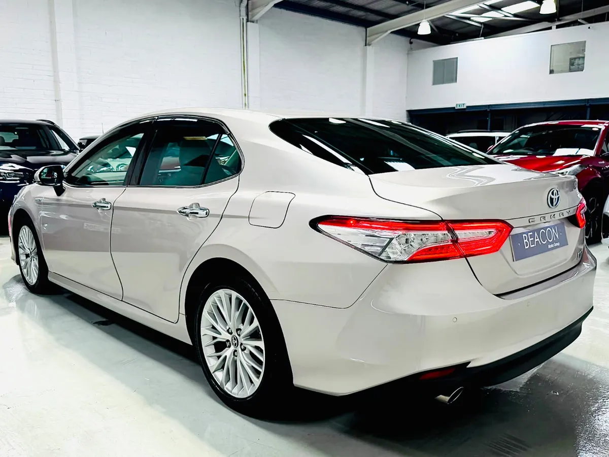 *36,000 MILES*HYBRID PLATINUM TOYOTA CAMRY  2.5 AU - Image 5