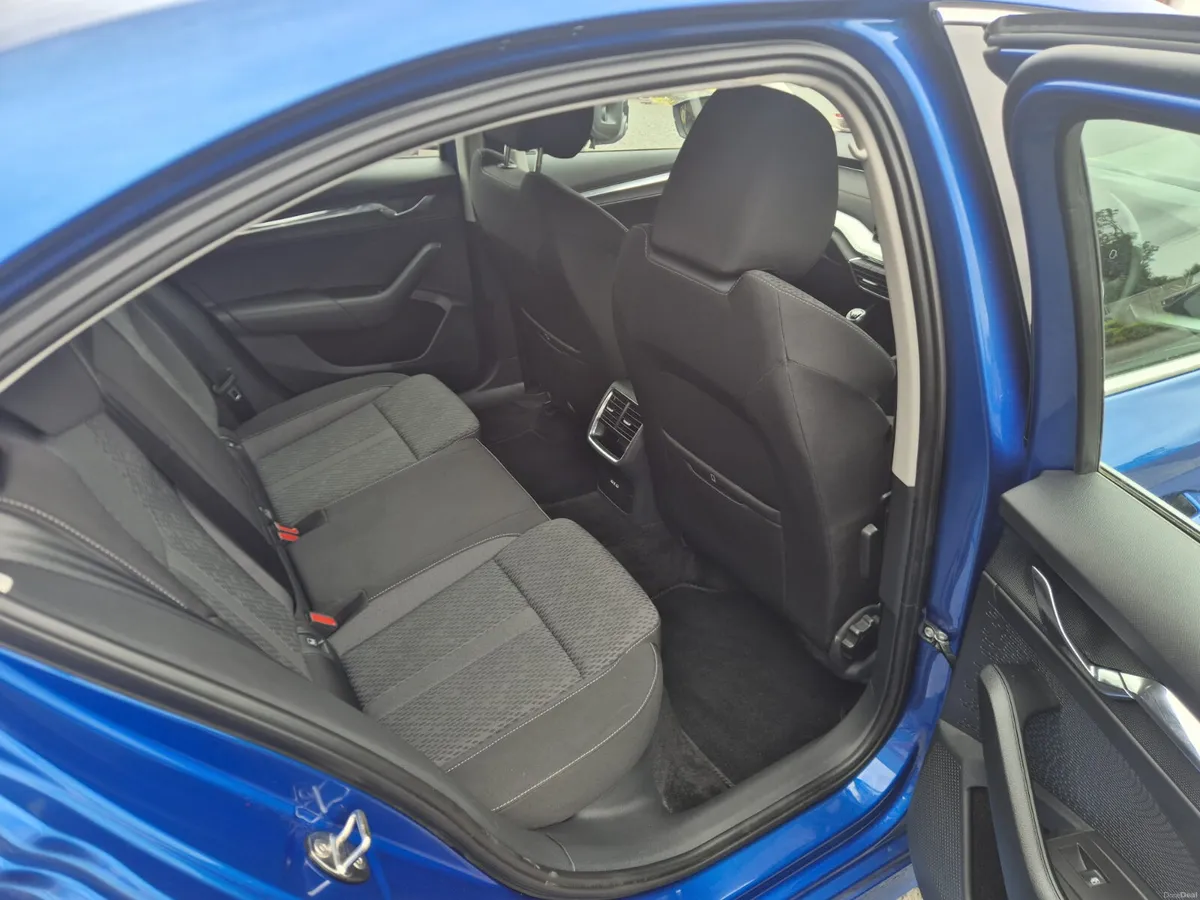 2022 SKODA OCTAVIA 2.0 TDI MANUAL - Image 6