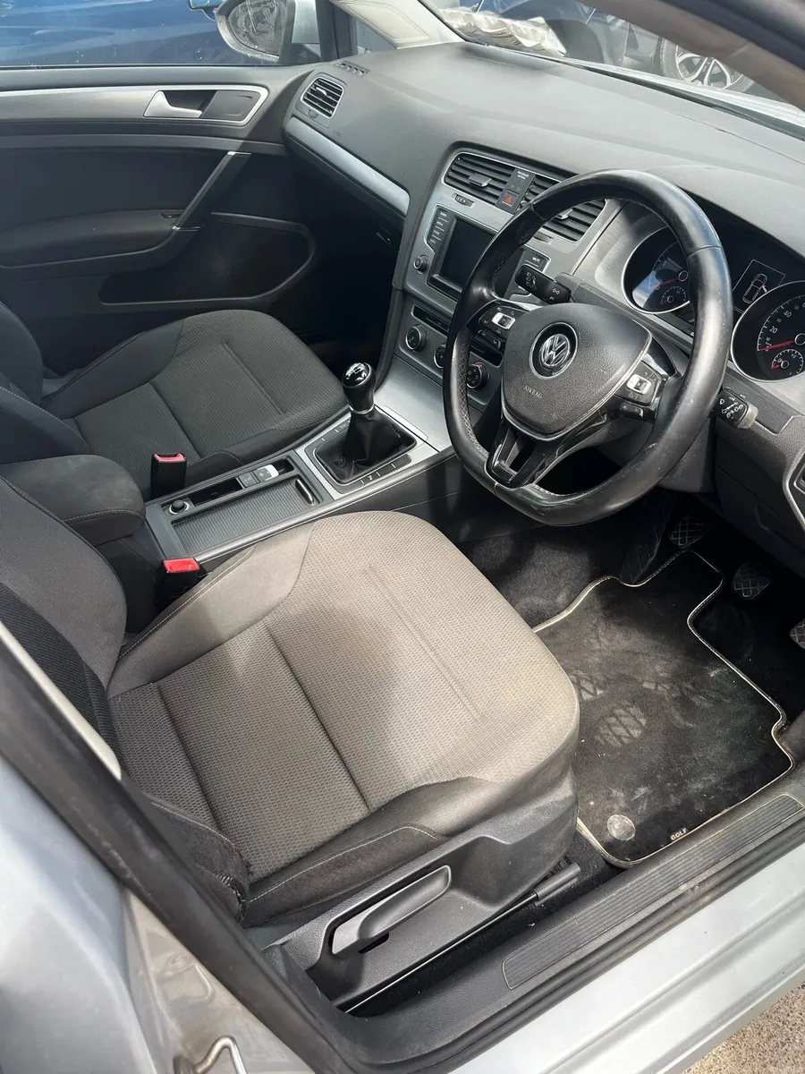 Volkswagen Golf - Image 4