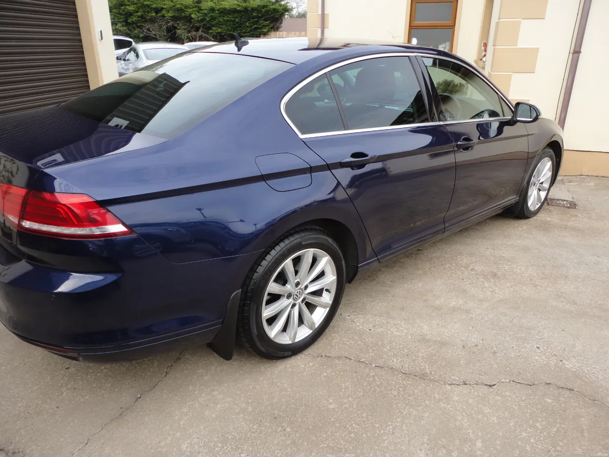 Volkswagen Passat 2019 - Image 5