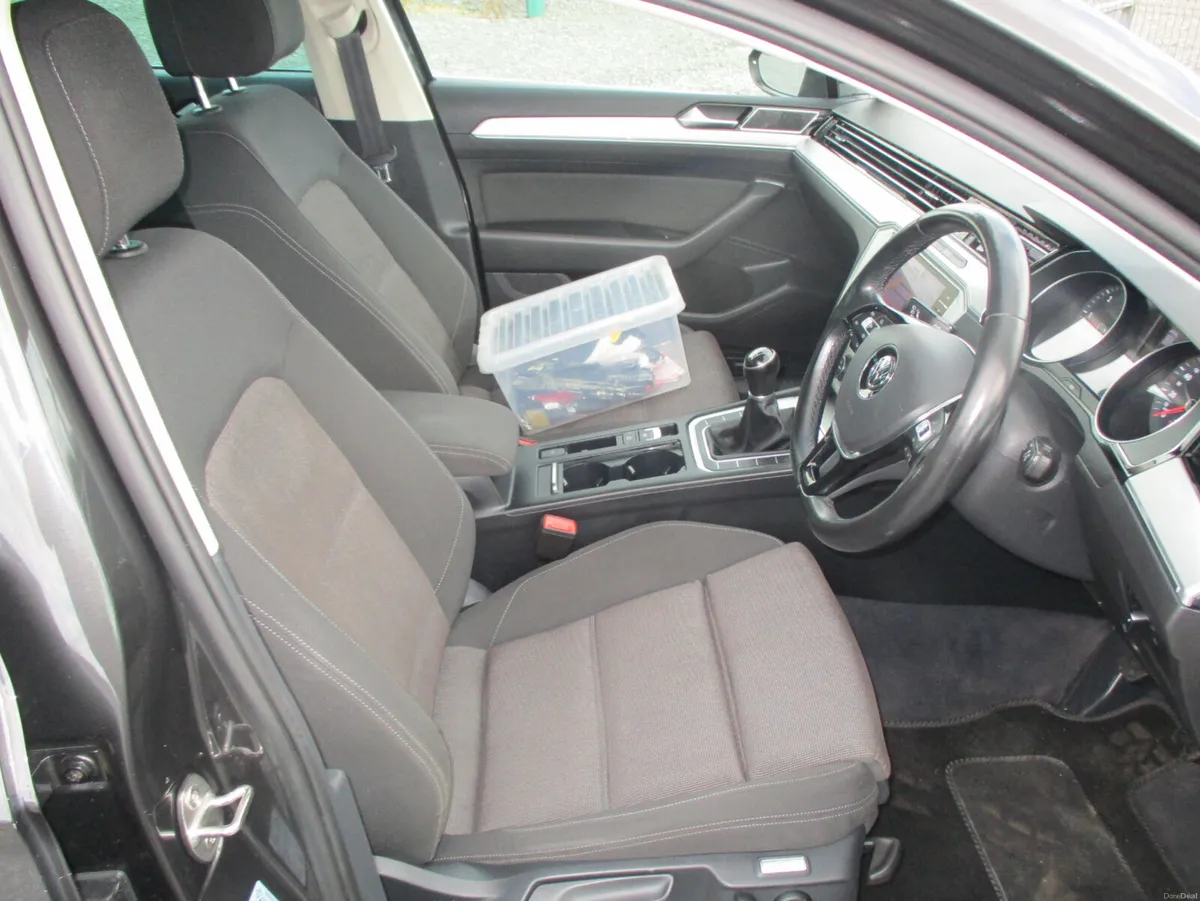 Volkswagen Passat 2019 2.0TDI 150BHP COMFORTLINE - Image 5