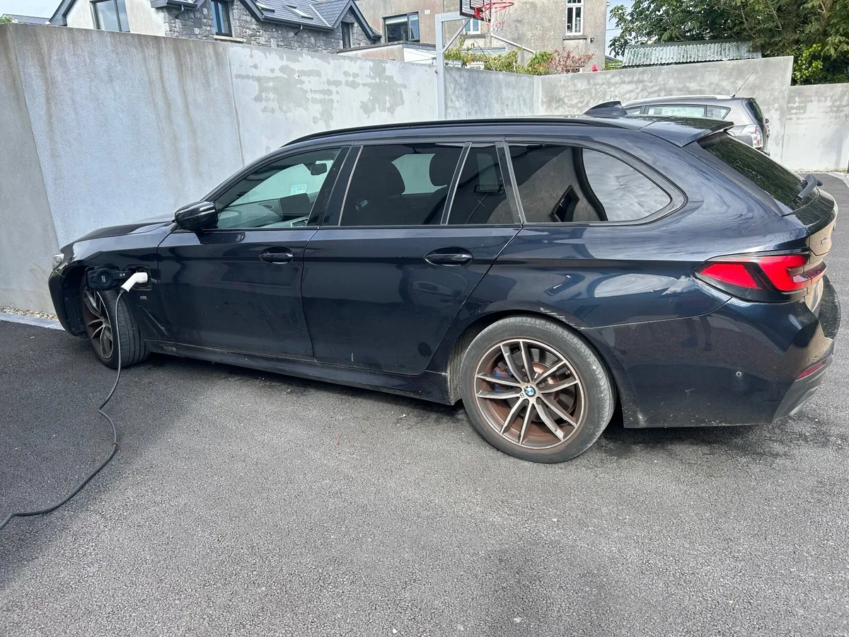 BMW 5-Series 2021 - Image 2