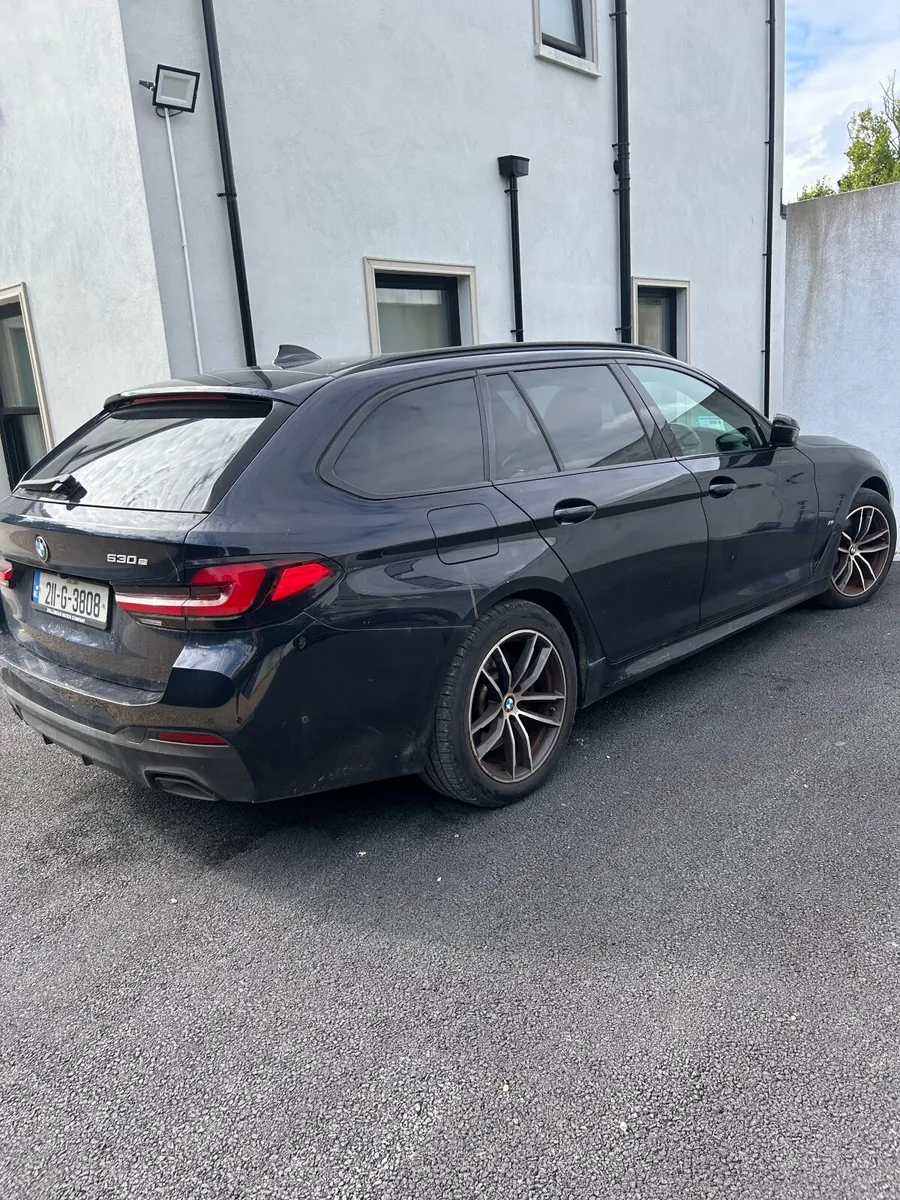 BMW 5-Series 2021 - Image 1