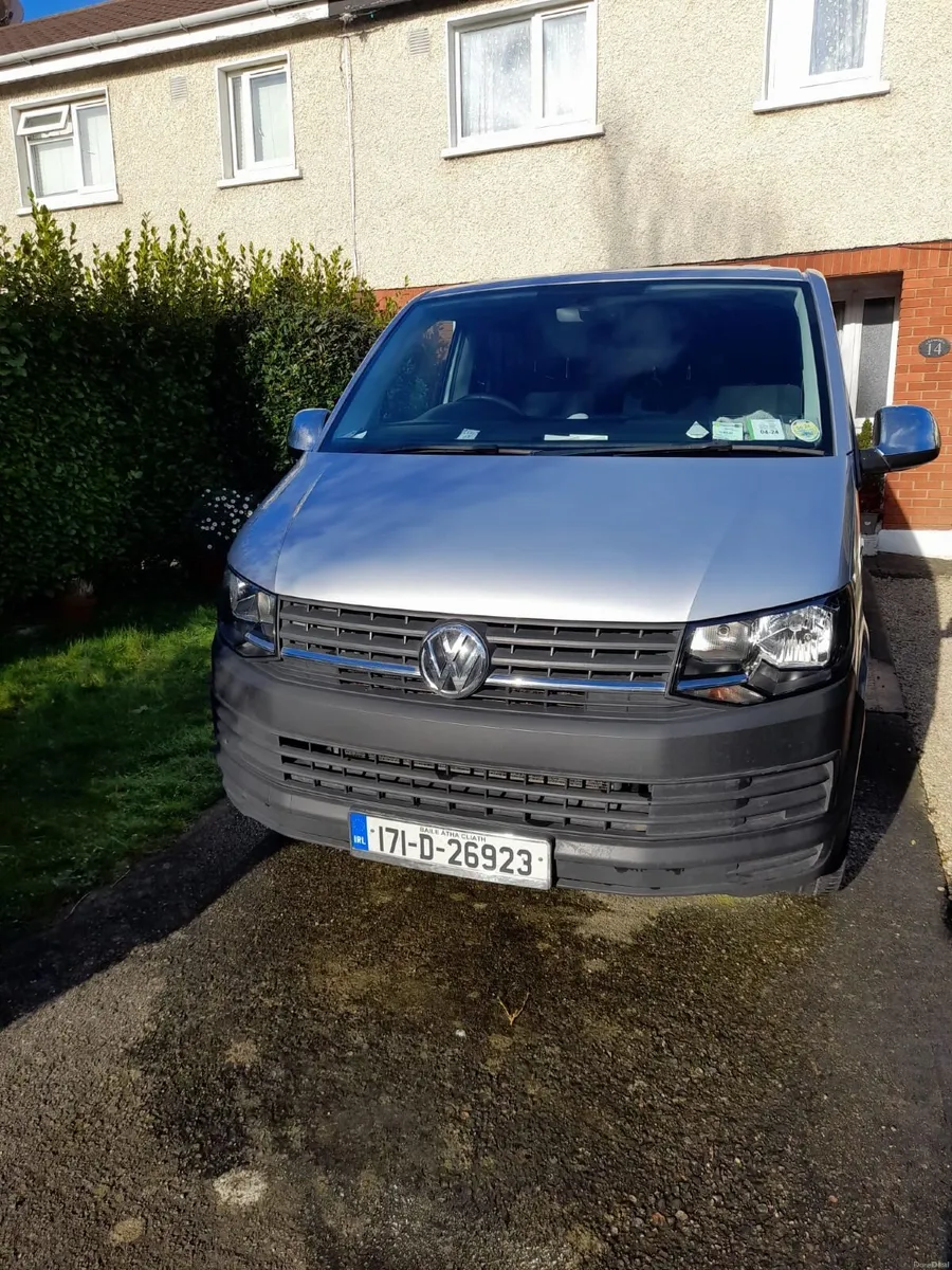 Volkswagen Transporter Kombi - Image 4