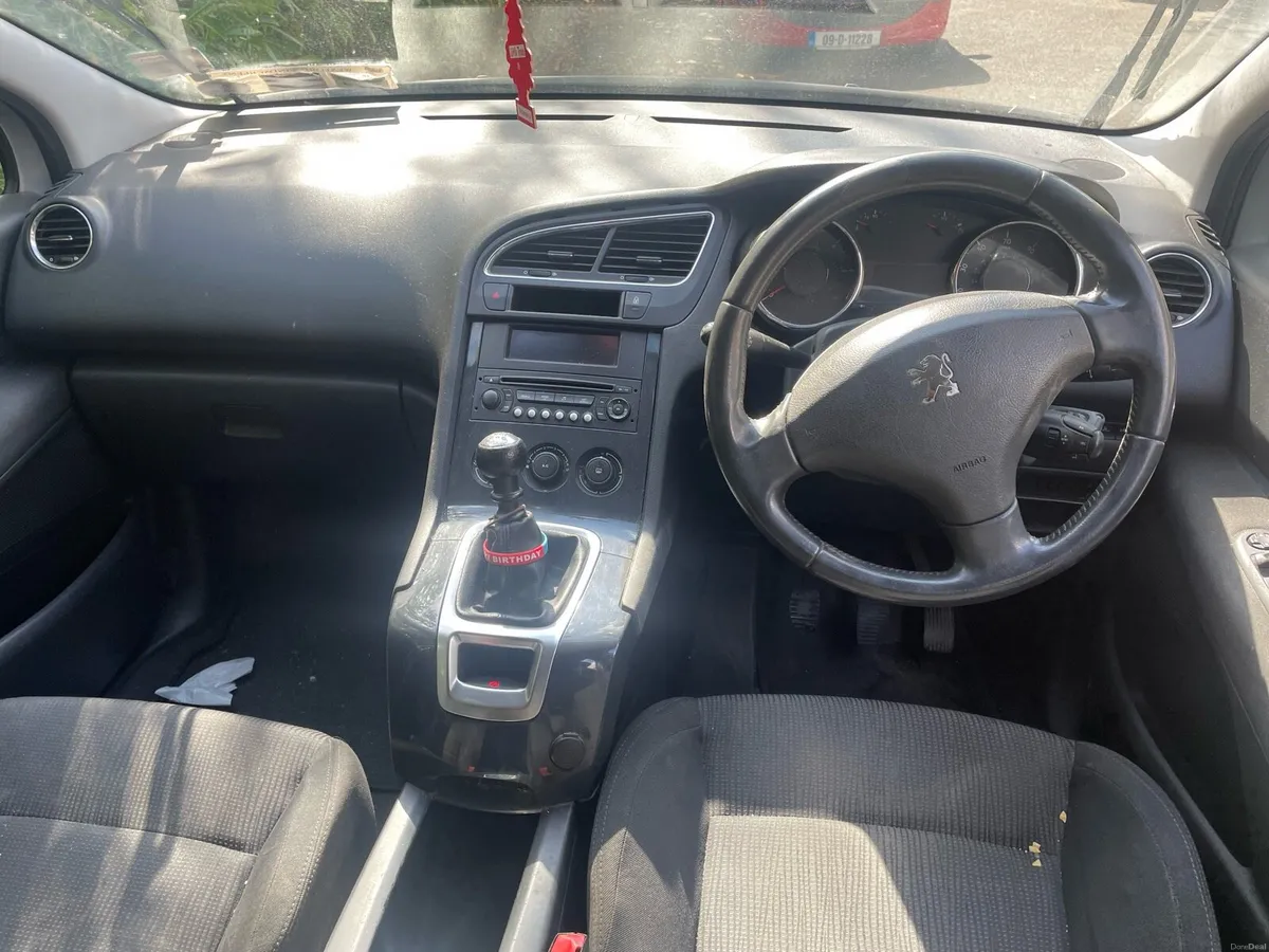 10 Peugeot 5008 Hdi “ Tow away “ €495 - Image 4