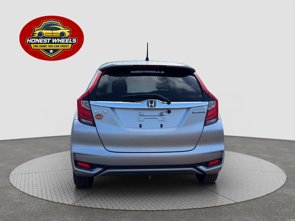 2018 Honda Fit 1.5L Hybrid Automatic - Image 6