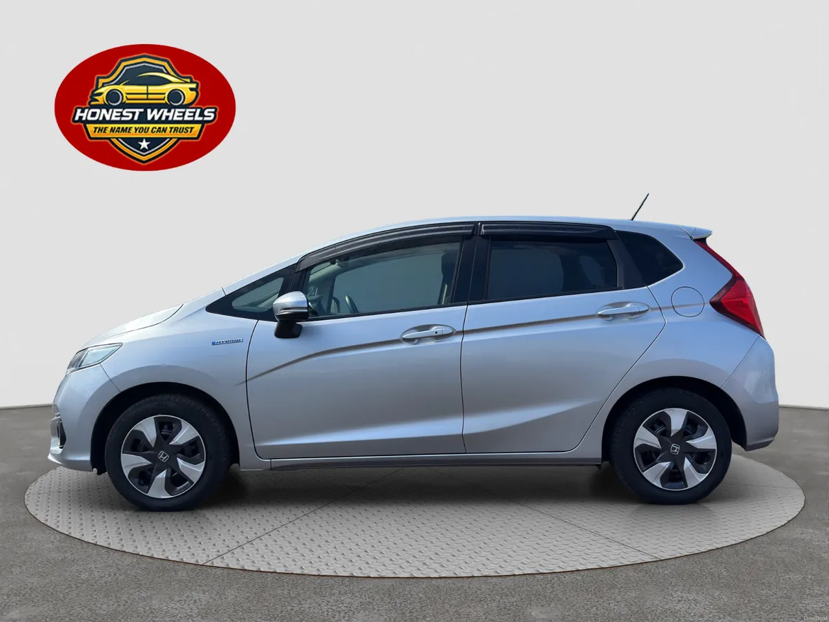 2018 Honda Fit 1.5L Hybrid Automatic - Image 4