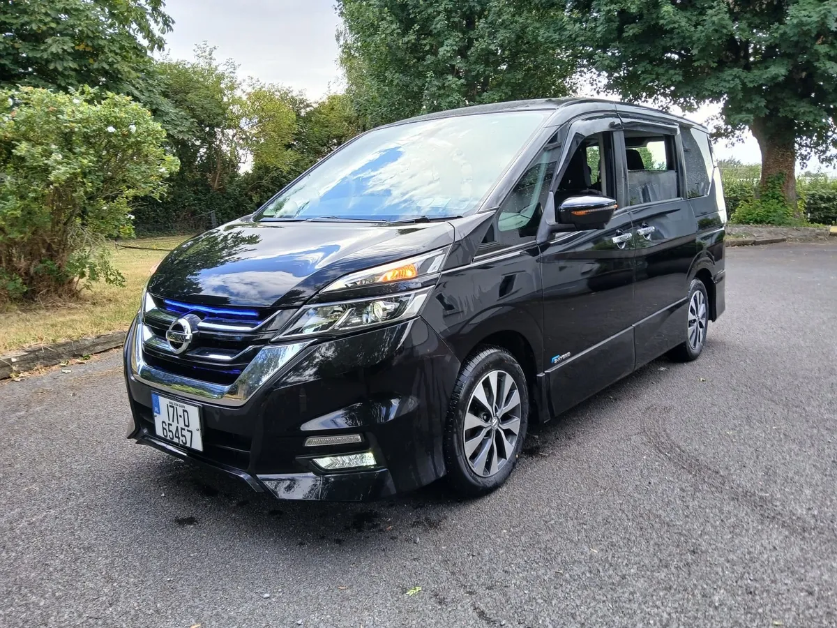 Nissan Serena 8 Seater Hybrid - Image 1