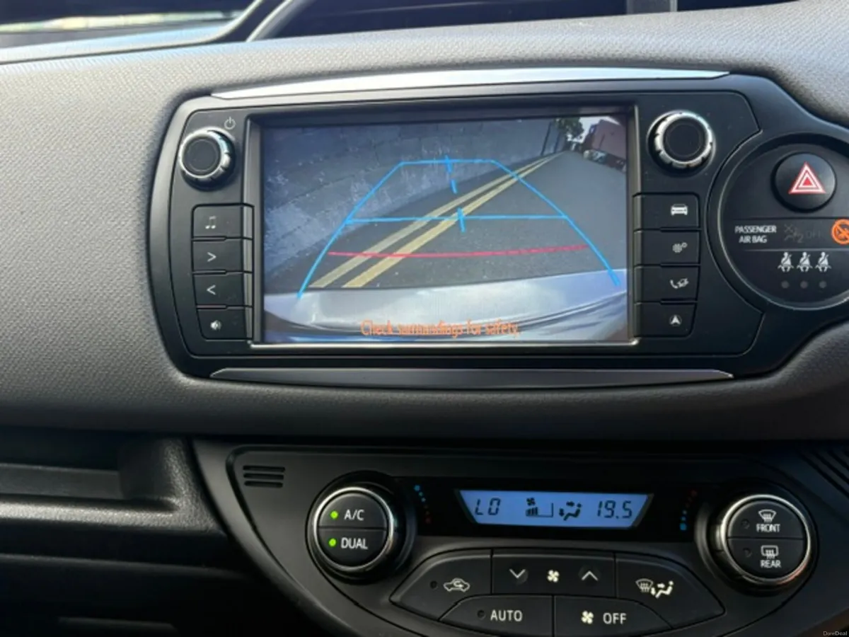 Toyota Yaris 2017 HYBRID IRISH CAR - Image 4