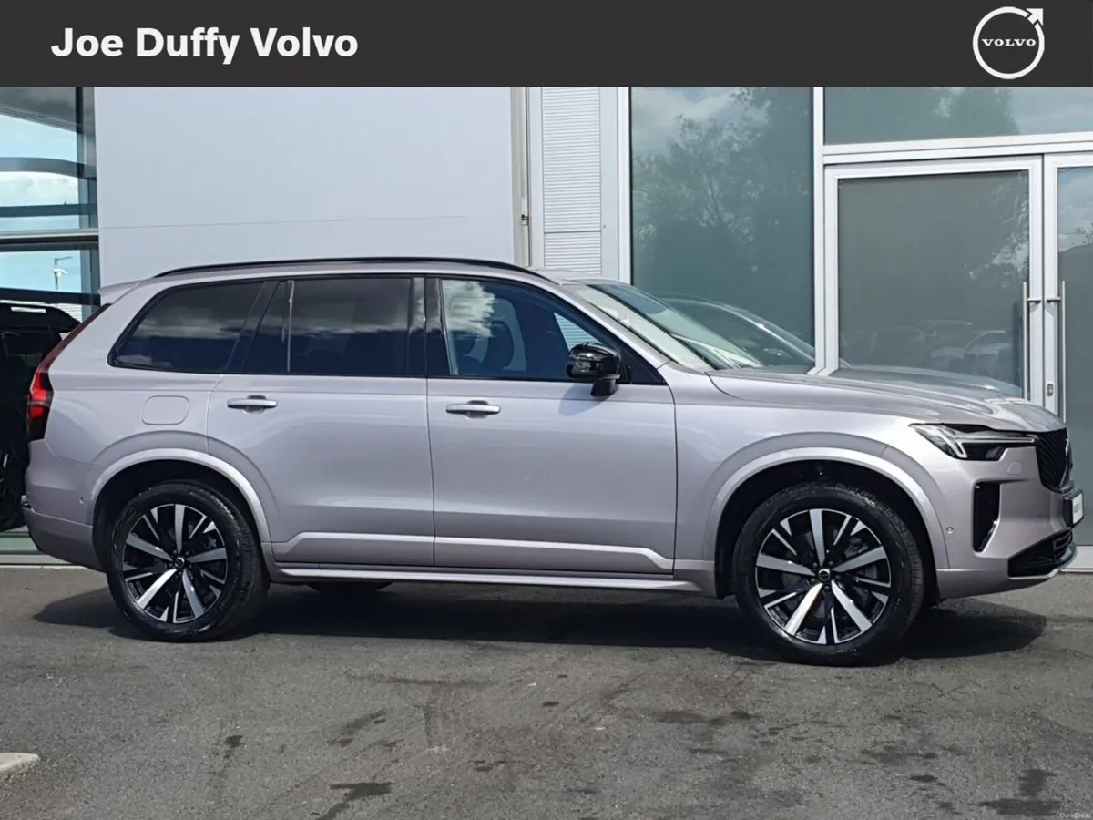 Volvo XC90 T8 PHEV AWD Plus Dark - Image 4