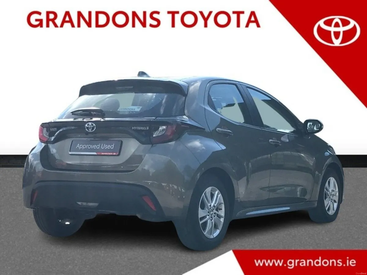 Toyota Yaris 1.5 HYBRID LUNA - GRANDONS - Image 2