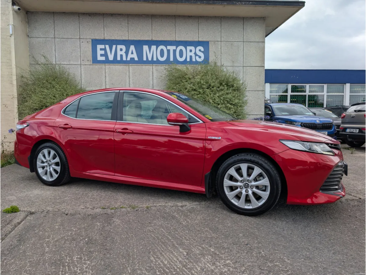 Toyota Camry SOL AUTOMATIC HYBRID 2.5 PETROL//FULL - Image 3