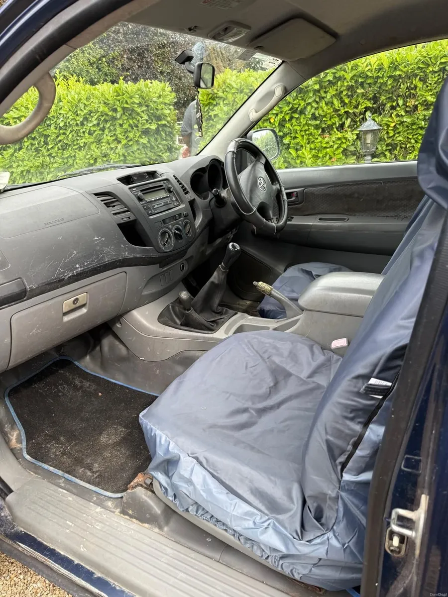 Toyota Hilux 2006 - Image 6
