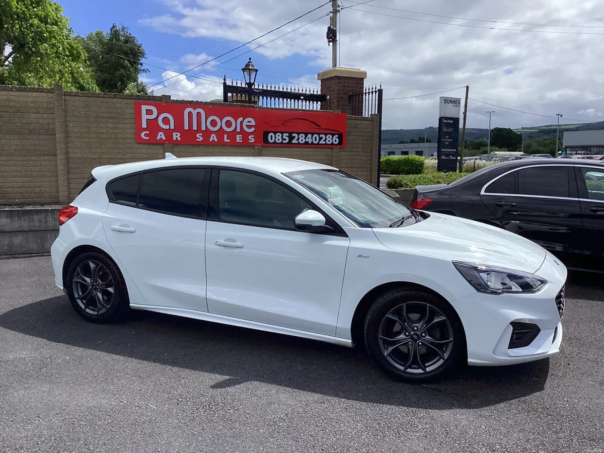 Ford Focus ST Line ** €73 p/w * F.S.H - Image 3
