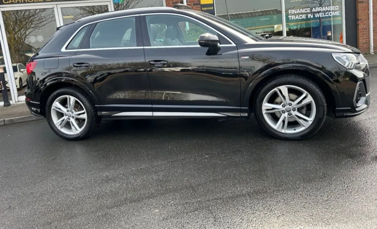 Audi Q3 2019 - Image 2