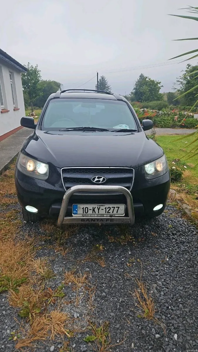 Hyundai santa fe  2010 - Image 1