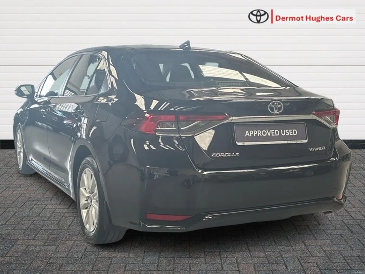 Toyota Corolla LUNA SALOON HYBRID AUTO - Image 2