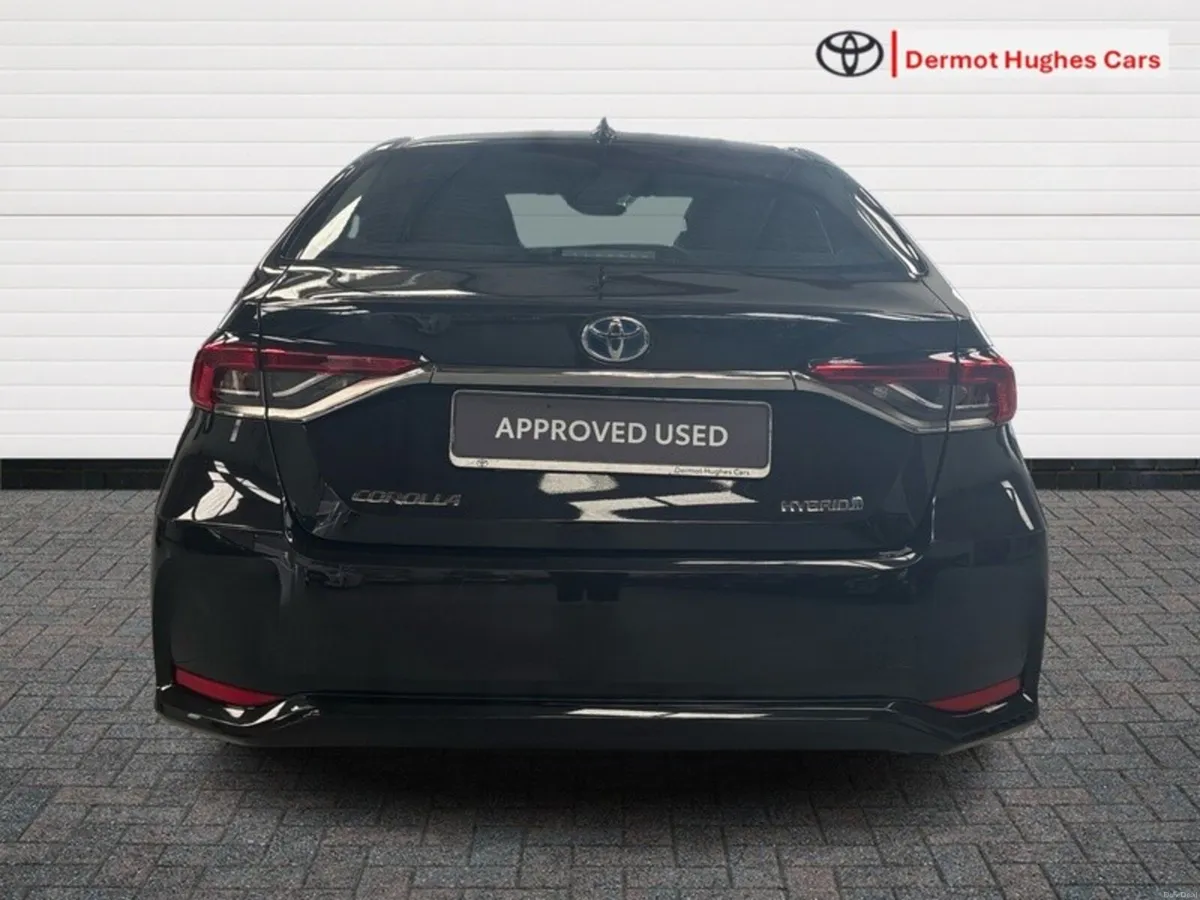 Toyota Corolla LUNA SALOON HYBRID AUTO - Image 4