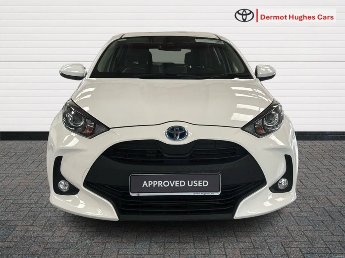 Toyota Yaris HYBRID LUNA AUTO - Image 5