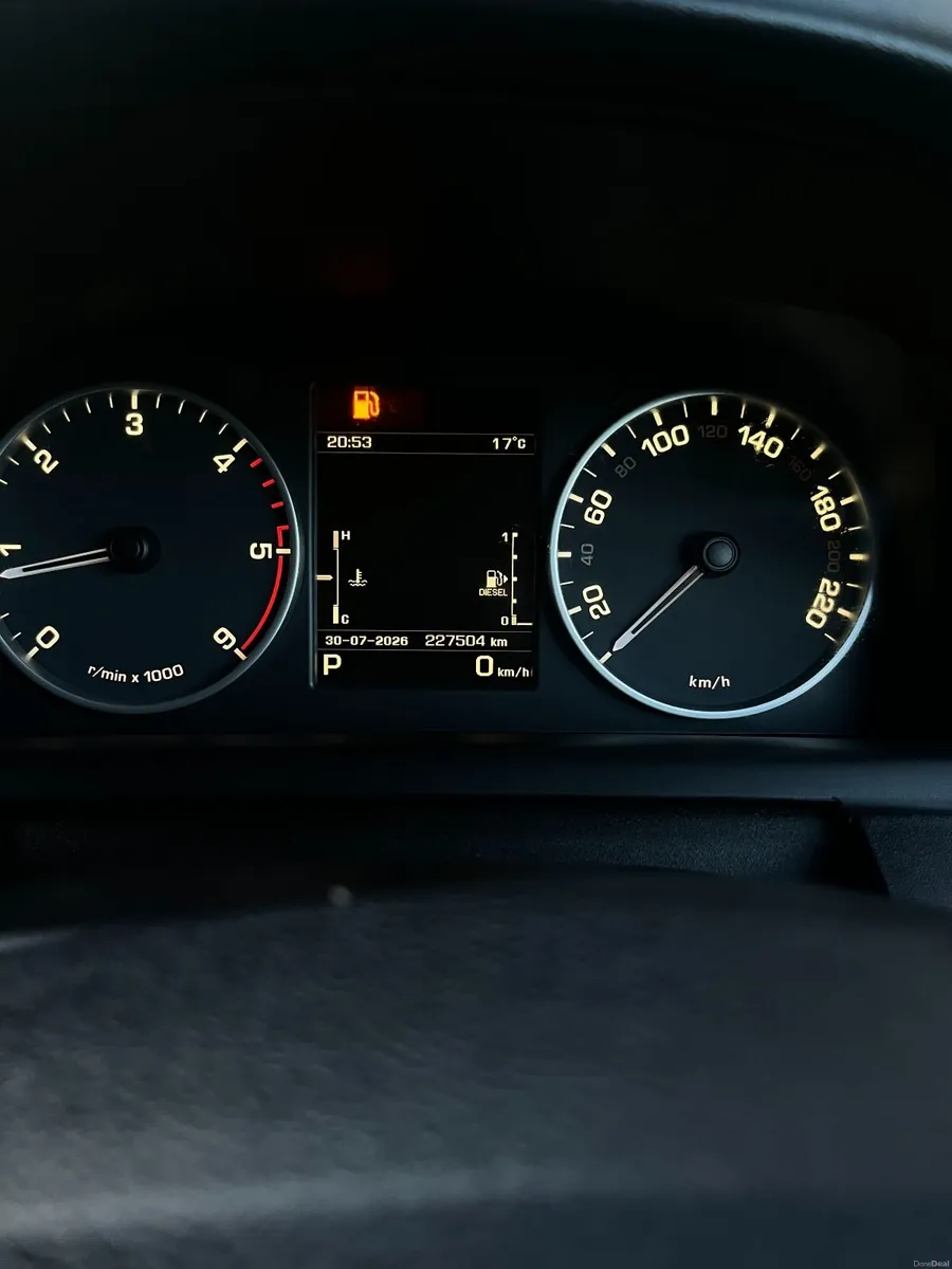 Land Rover Discovery 2015 - Image 3